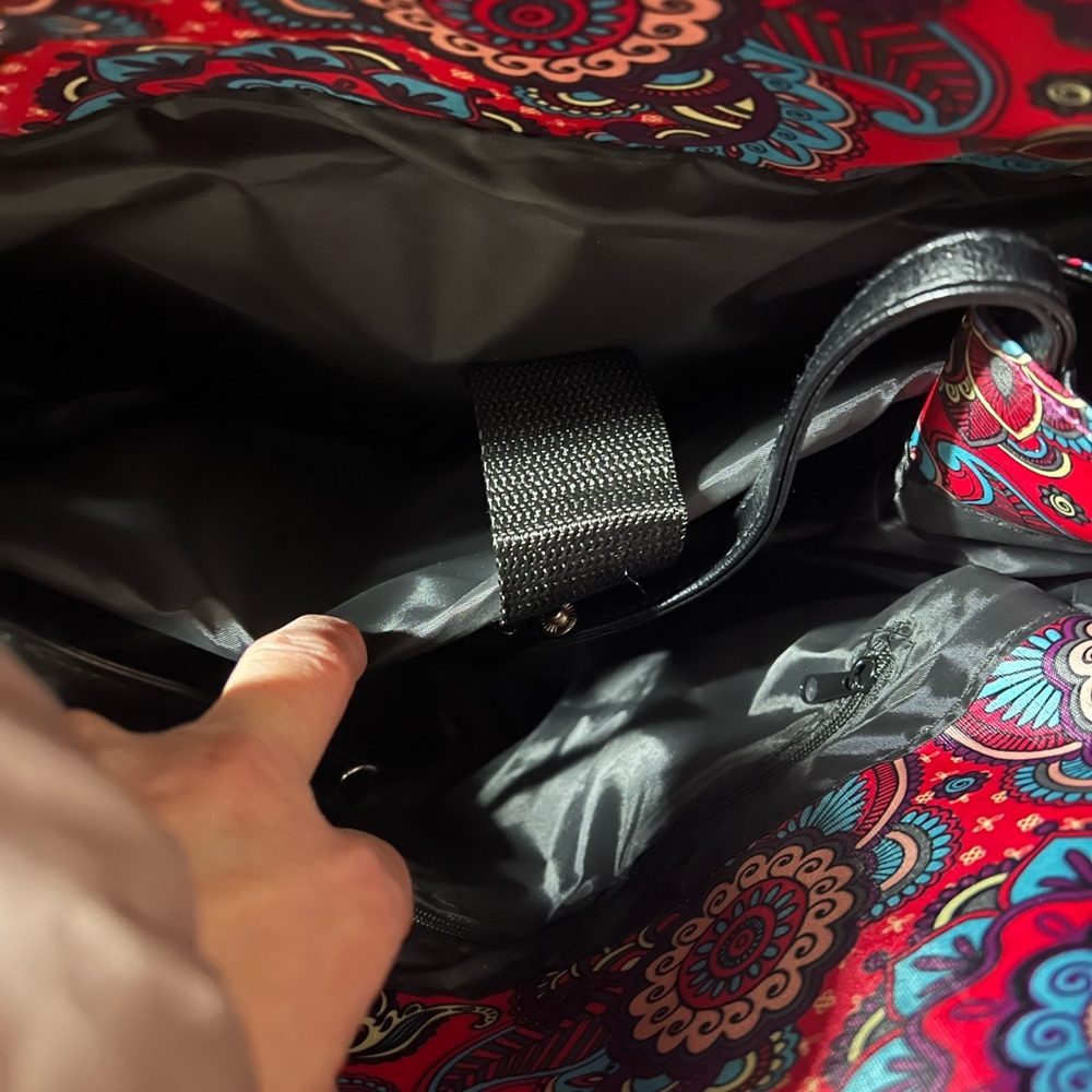 The Perfect Must Have Chic Stylish Travel Roll Bag - Picture 10 of 10